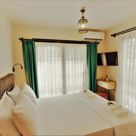 Julıet Alaçati Otel *