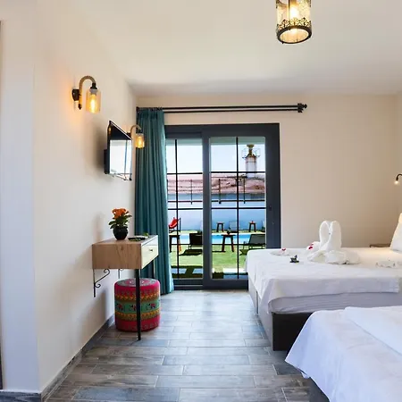 Julıet Alaçati Otel *